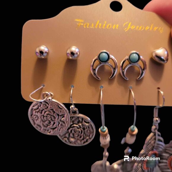 6 pairs of NEW earrings - Picture 3 of 4